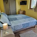 Bed & Breakfast Lo Noyer Et Les Roses