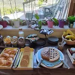 Lo Noyer Et Les Roses Bed & Breakfast