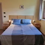 Panzió Lo Noyer Et Les Roses 3*