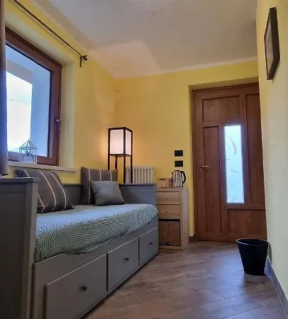 Lo Noyer Et Les Roses 住宿加早餐酒店