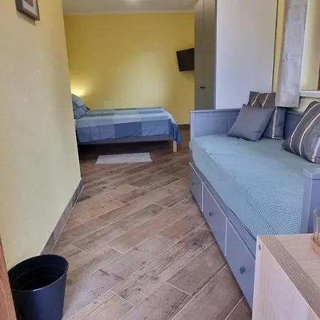 Lo Noyer Et Les Roses Bed & Breakfast