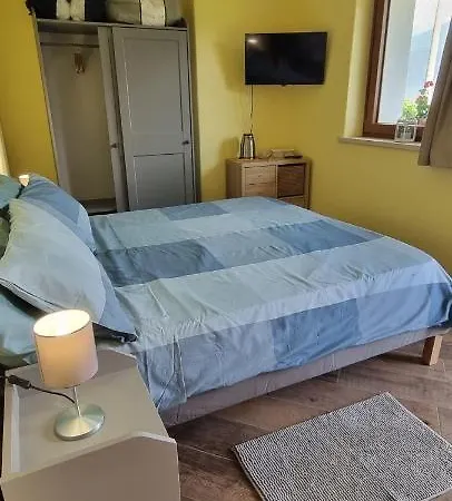 B&B Lo Noyer Et Les Roses
