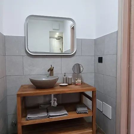 Lo Noyer Et Les Roses Bed and Breakfast