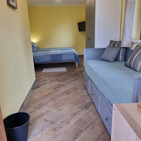 Lo Noyer Et Les Roses 3*