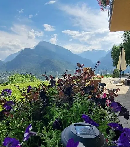 Lo Noyer Et Les Roses Bed & Breakfast 3*