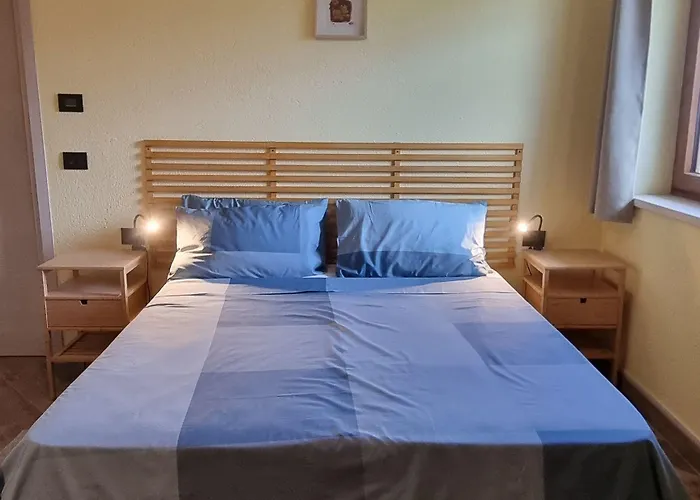 Bed & Breakfast Lo Noyer Et Les Roses 3*